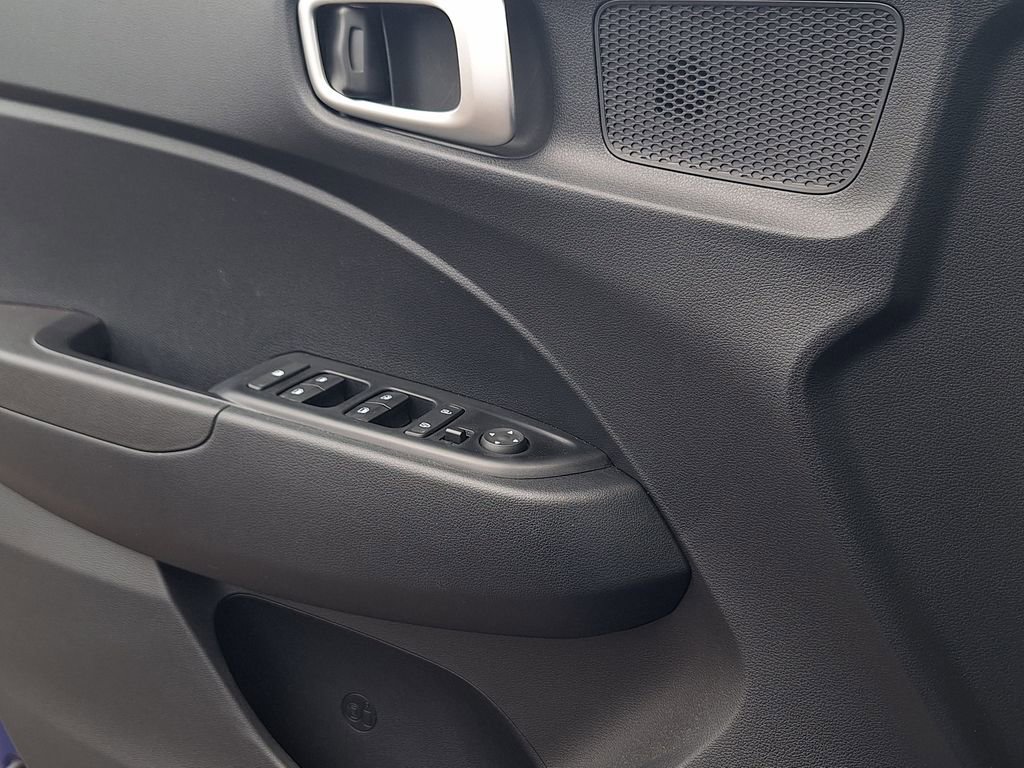 Certified 2023 Hyundai Venue SEL FWD image 9