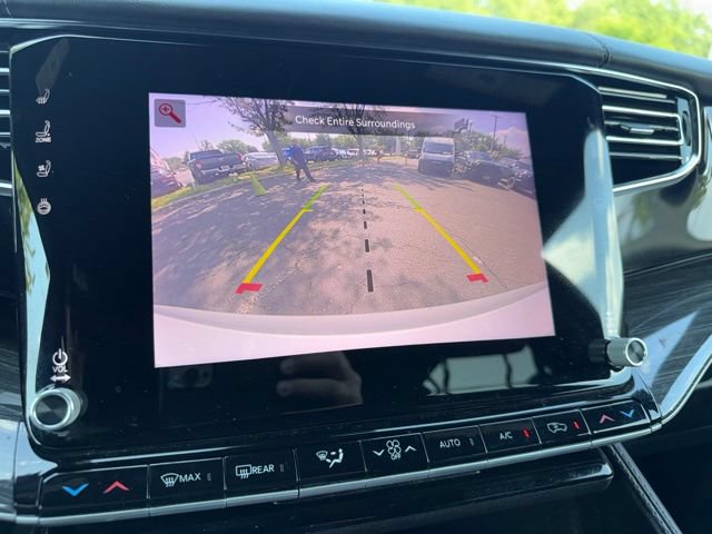 Used 2022 Jeep Wagoneer Series III w/ Premium Group I AWD/4WD image 12