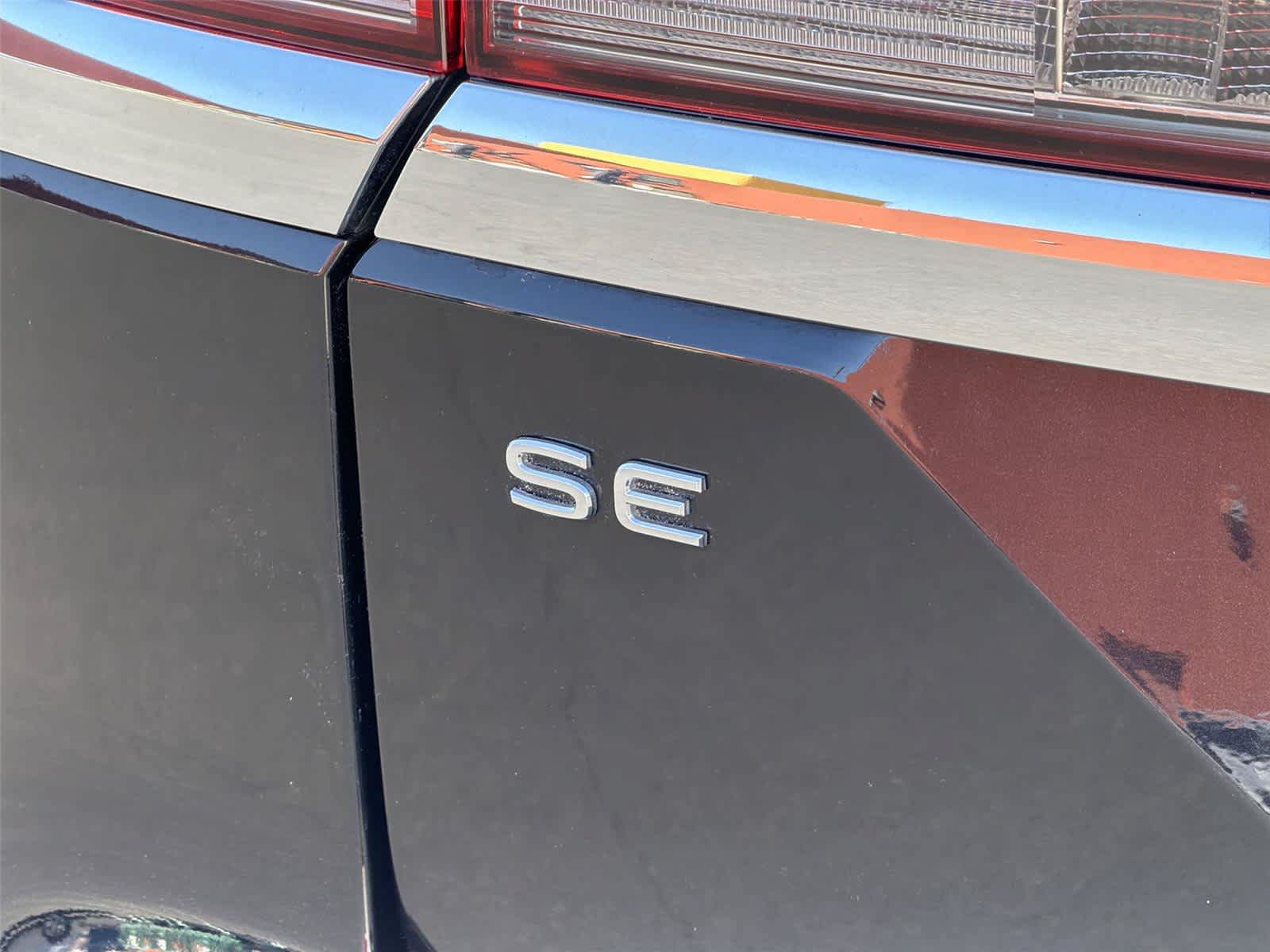 Used 2024 Volkswagen Atlas SE FWD image 8