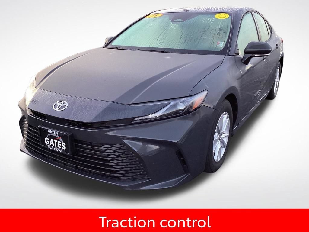 Used 2025 Toyota Camry LE FWD image 4
