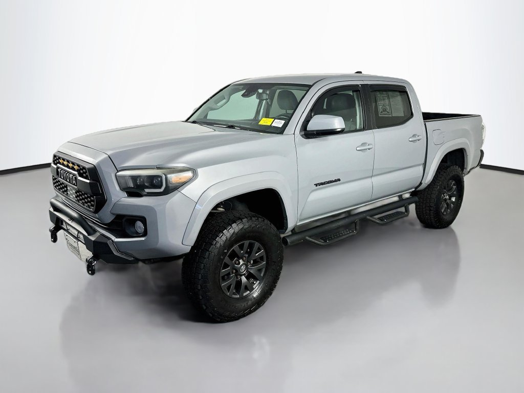 Used 2021 Toyota Tacoma SR5 AWD/4WD image 3