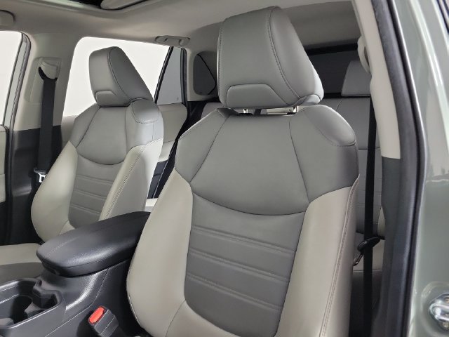 Used 2021 Toyota RAV4 XLE Premium FWD image 20