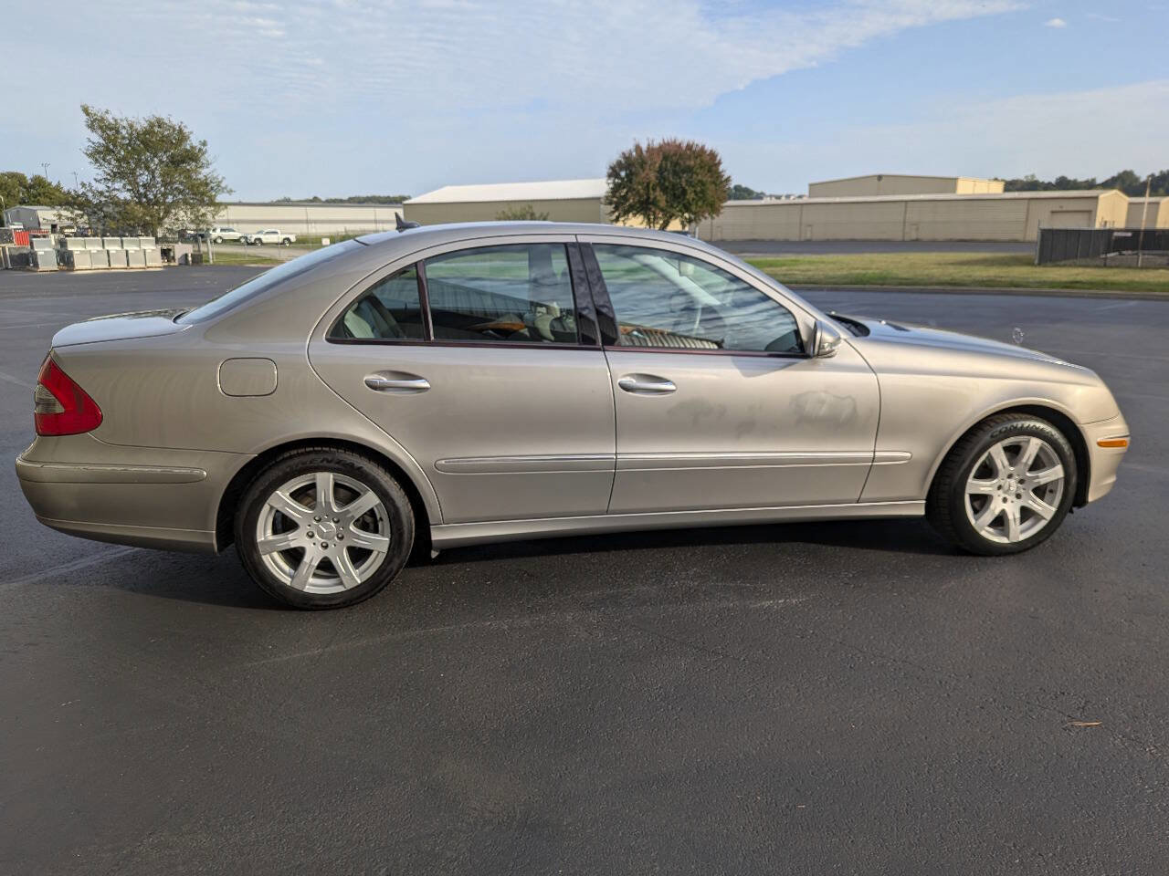 Used 2007 Mercedes-Benz E 350 Sedan image 3
