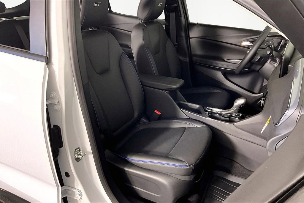 New 2026 Buick Encore GX Sport Touring w/ Comfort Package image 11