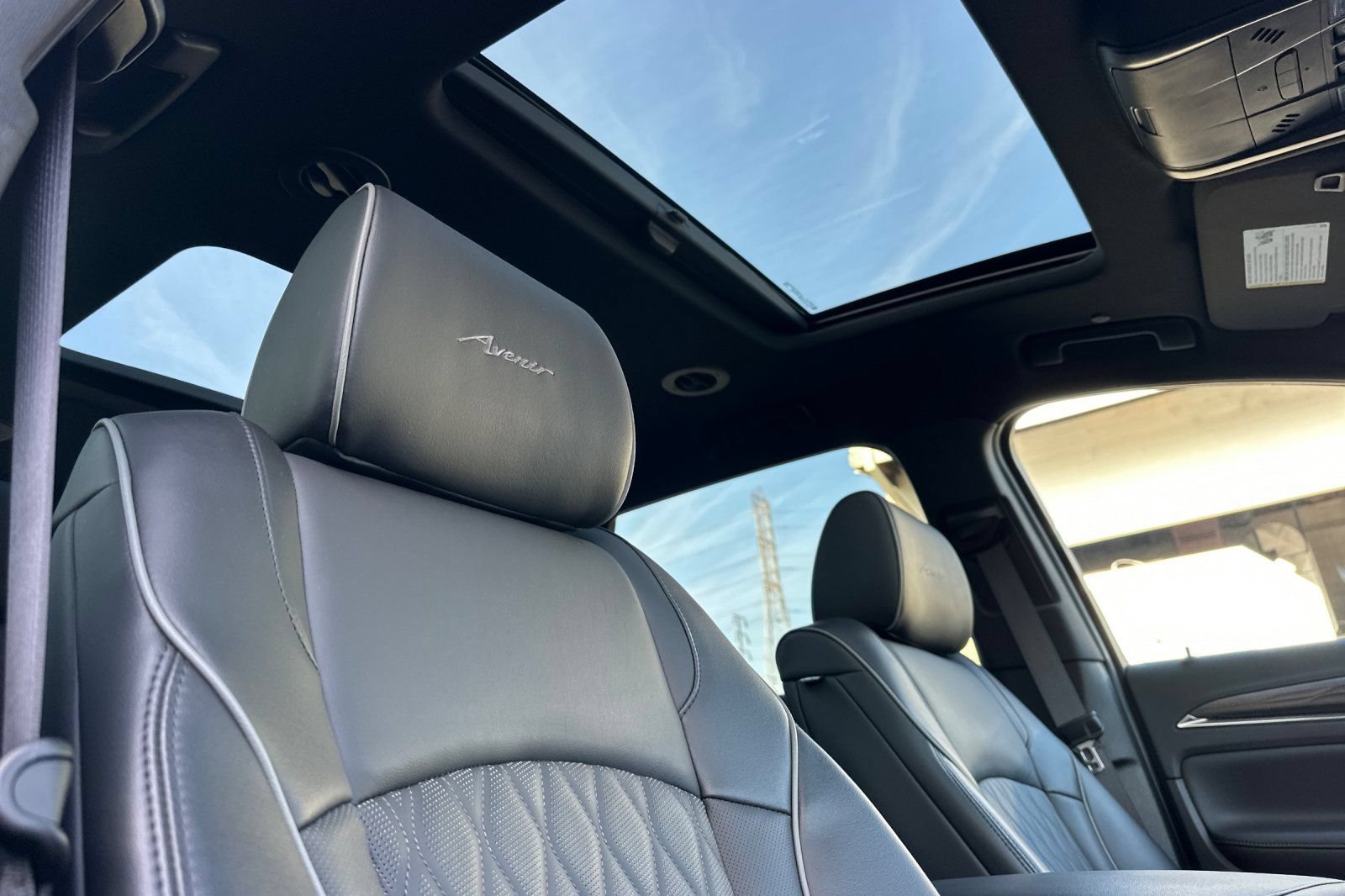 Certified 2024 Buick Enclave Avenir FWD image 22