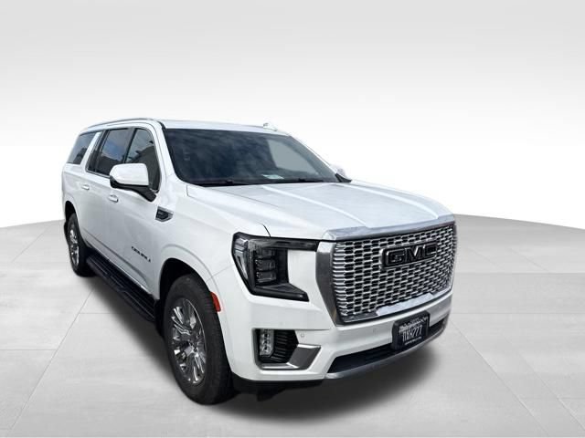 Used 2021 GMC Yukon XL Denali AWD/4WD image 3