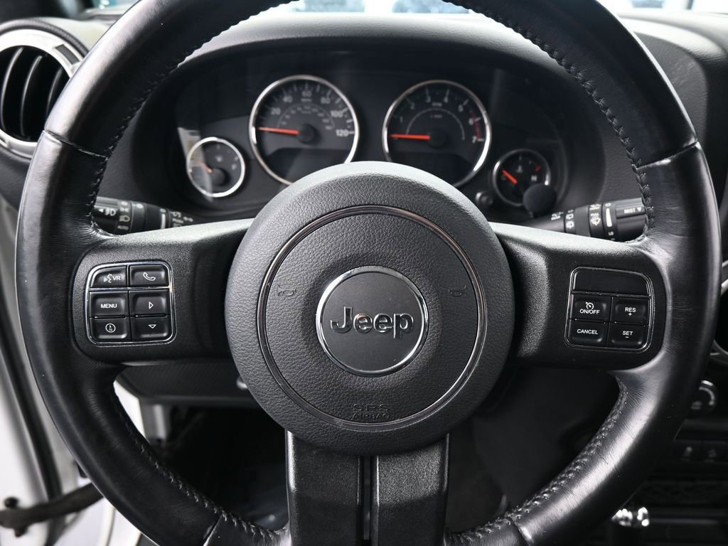 Used 2018 Jeep Wrangler Unlimited Sahara w/ Connectivity Group image 13