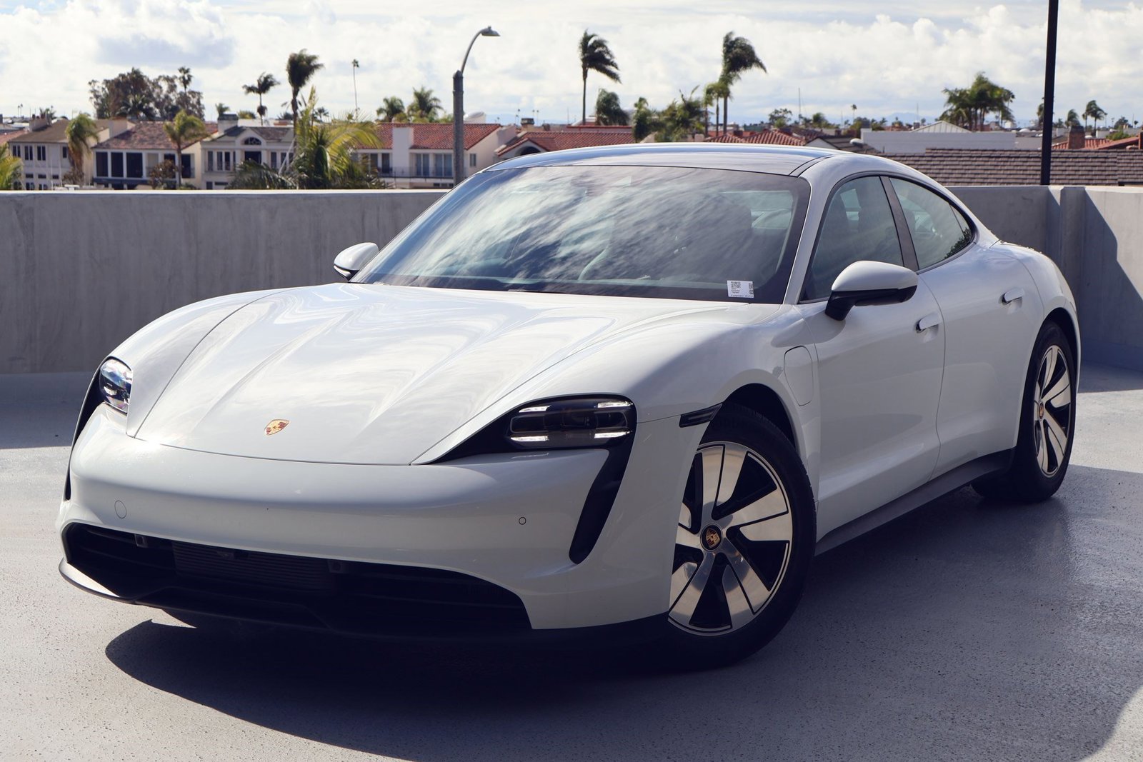 Certified 2022 Porsche Taycan image 1