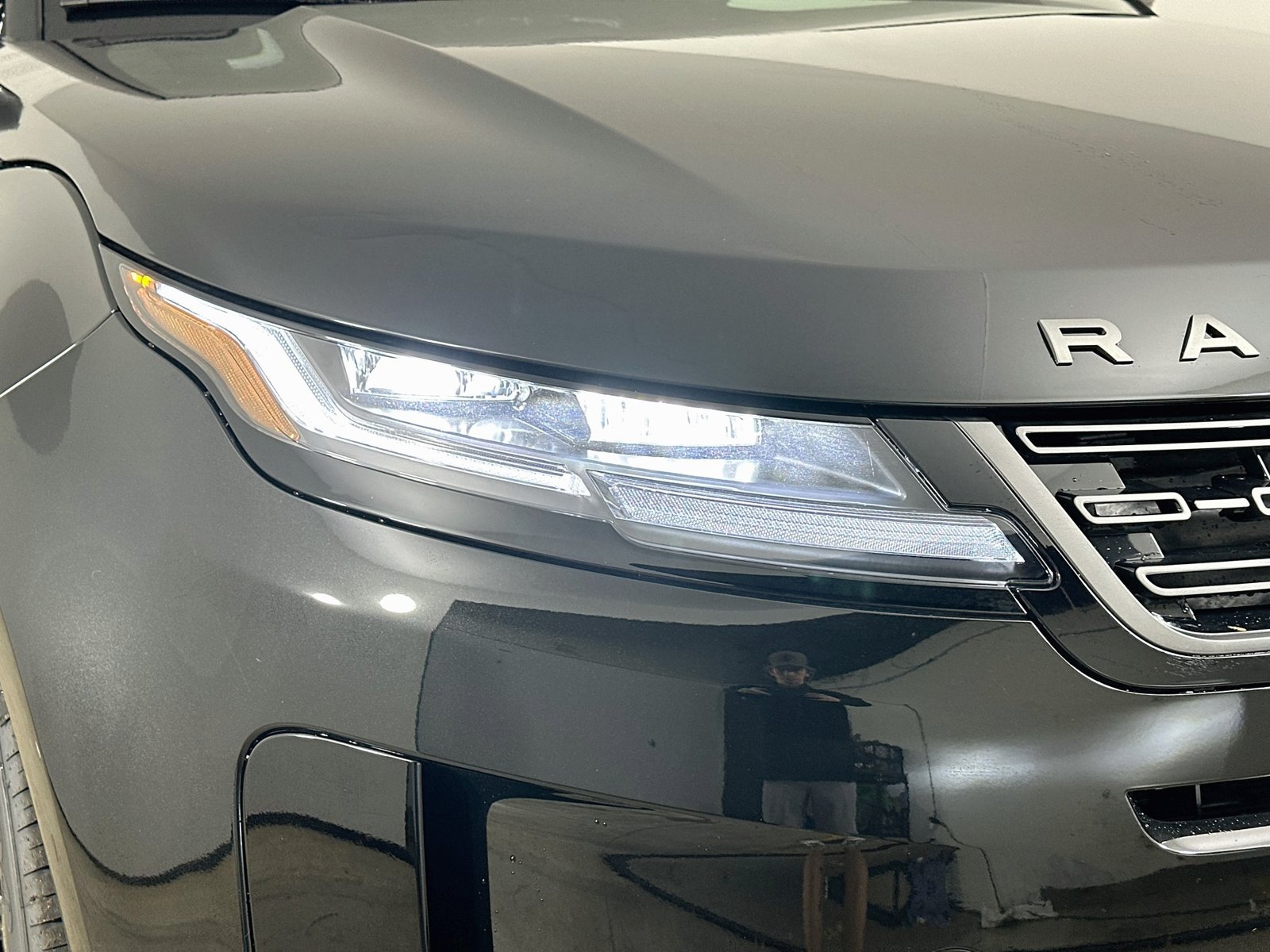New 2026 Land Rover Range Rover Evoque S AWD/4WD image 9