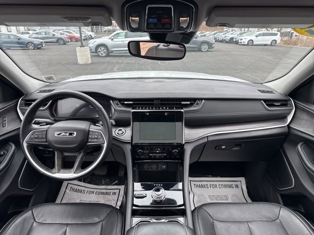 Used 2022 Jeep Grand Cherokee Limited image 19