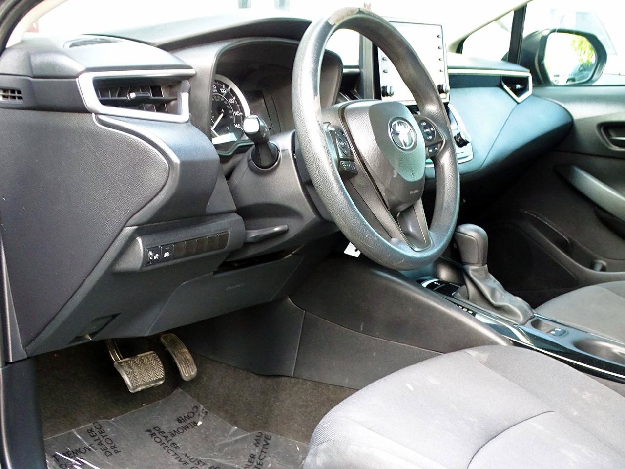 Used 2022 Toyota Corolla LE FWD image 13