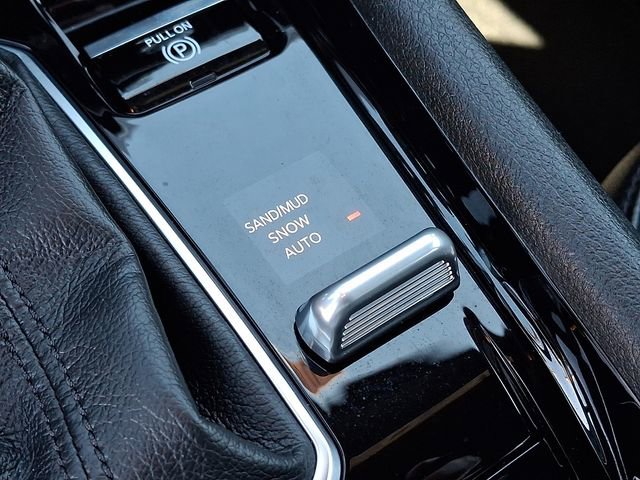 Used 2023 Jeep Compass Limited image 24