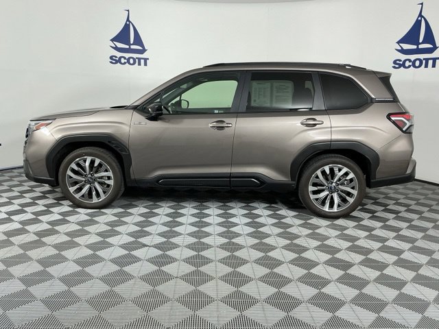 Used 2025 Subaru Forester Touring AWD/4WD image 4