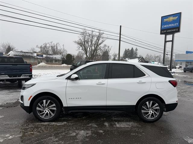 Used 2023 Chevrolet Equinox LT image 3