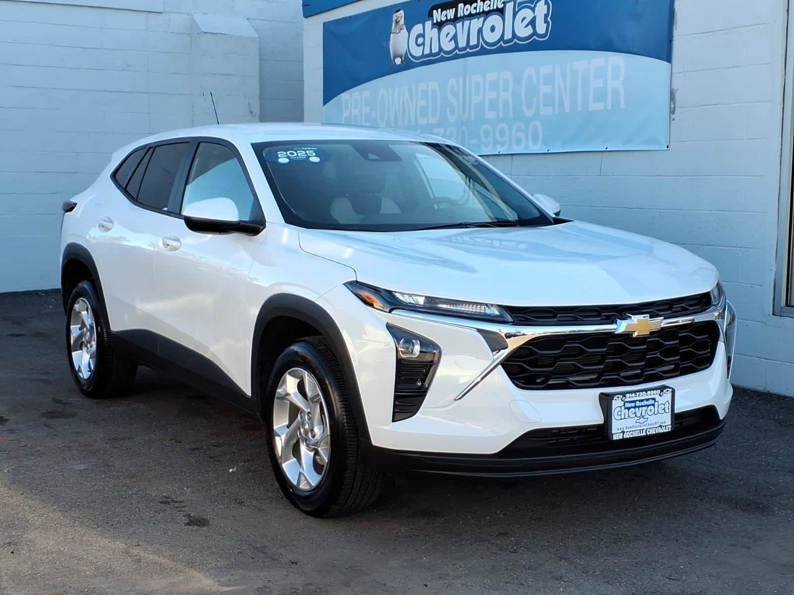 Used 2025 Chevrolet Trax LS w/ LS Convenience Package FWD image 1