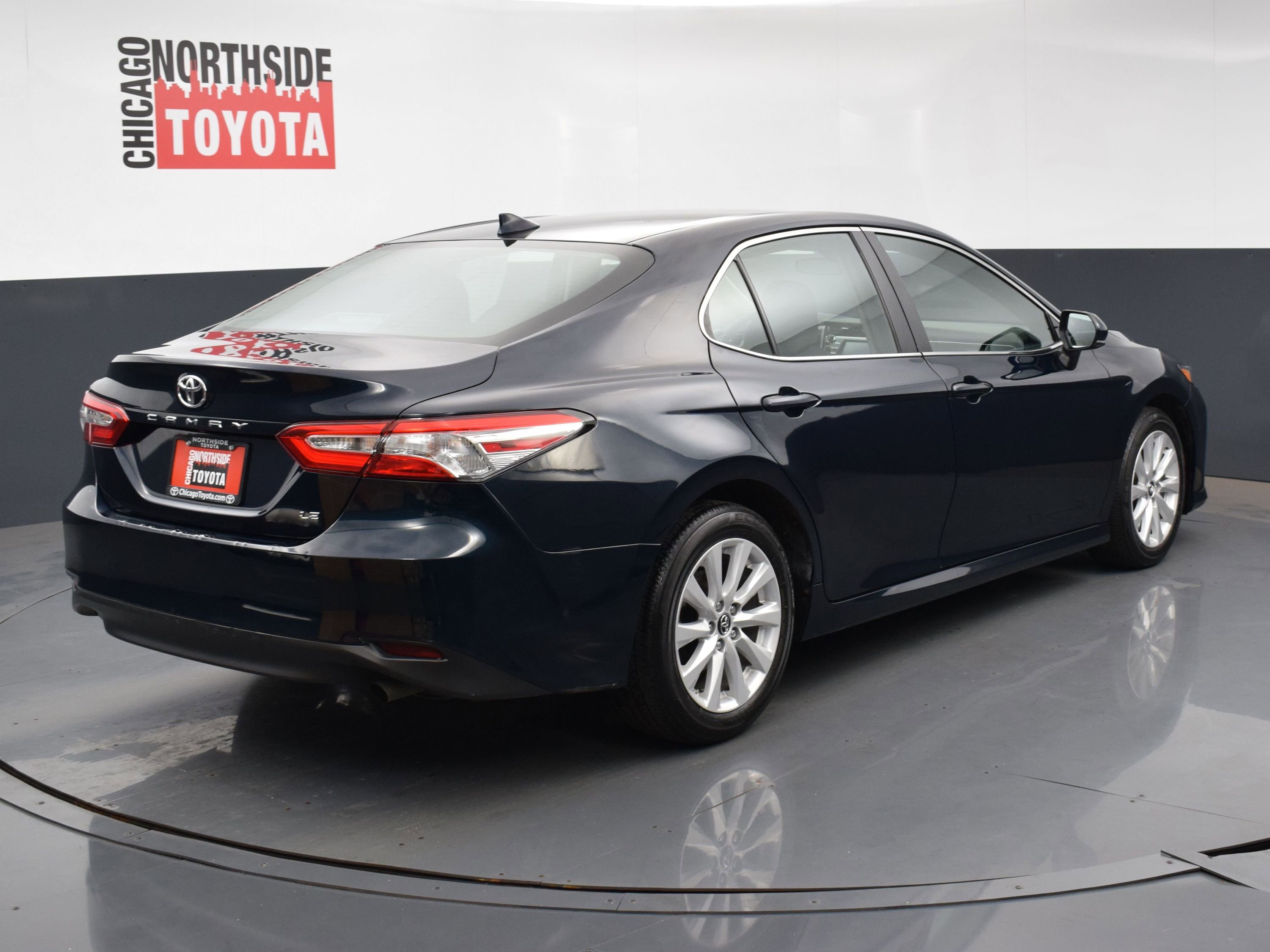 Used 2019 Toyota Camry LE image 4