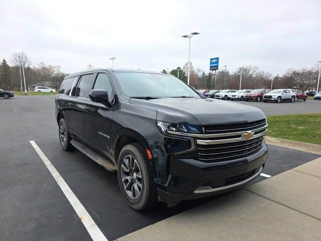 Used 2021 Chevrolet Suburban LT w/ Rear Media and Nav Package image 37