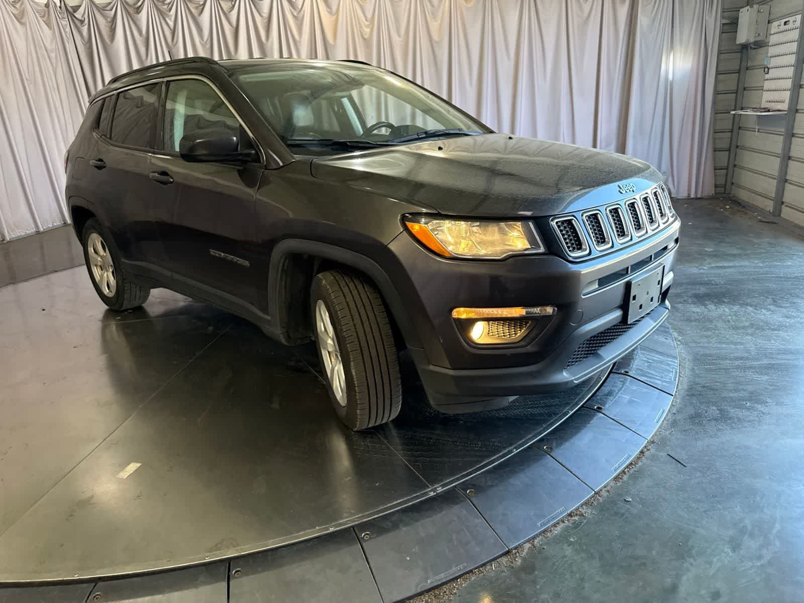Used 2020 Jeep Compass Latitude FWD image 3