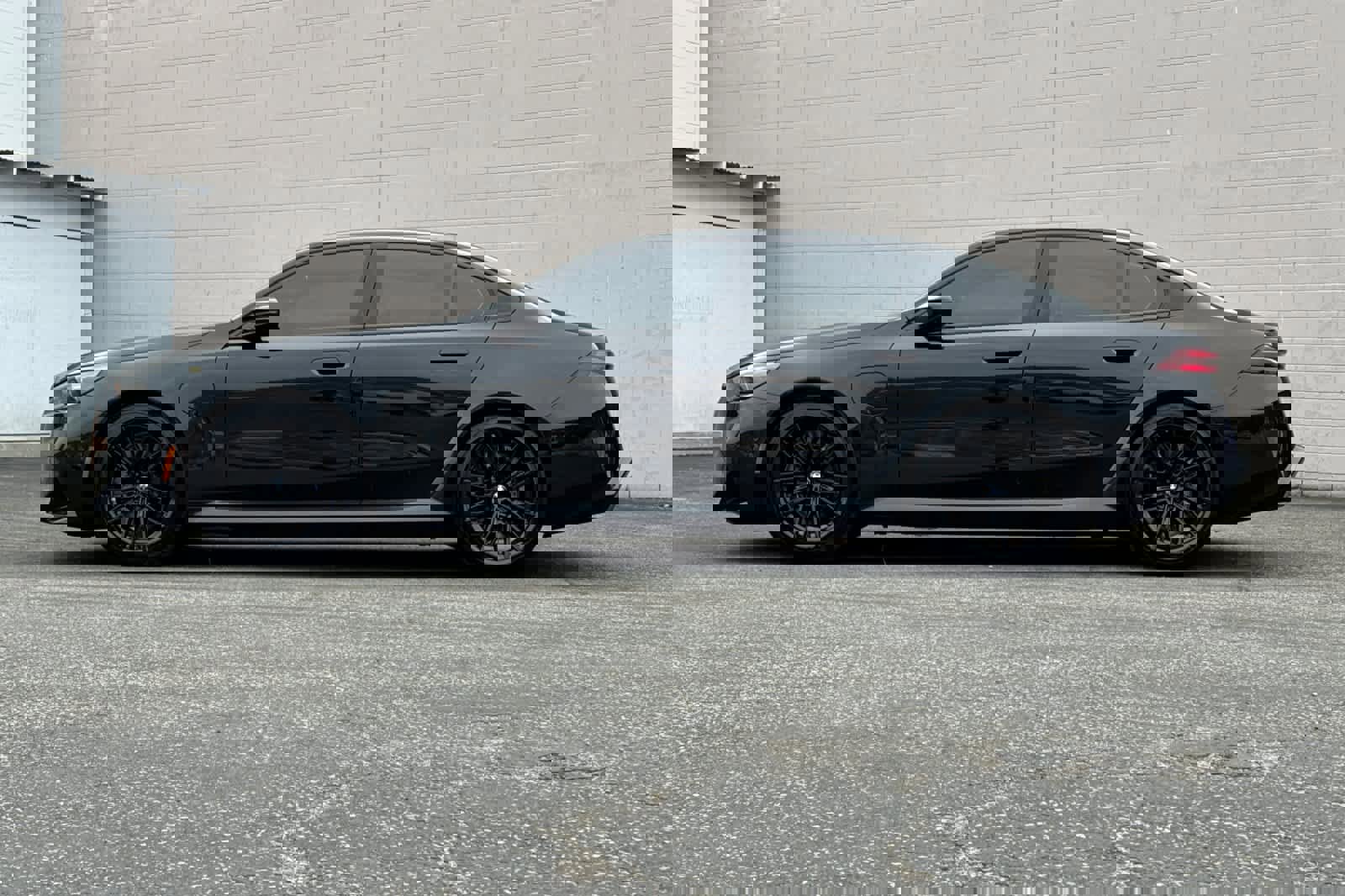 Used 2025 BMW M5 w/ Executive Package image 9