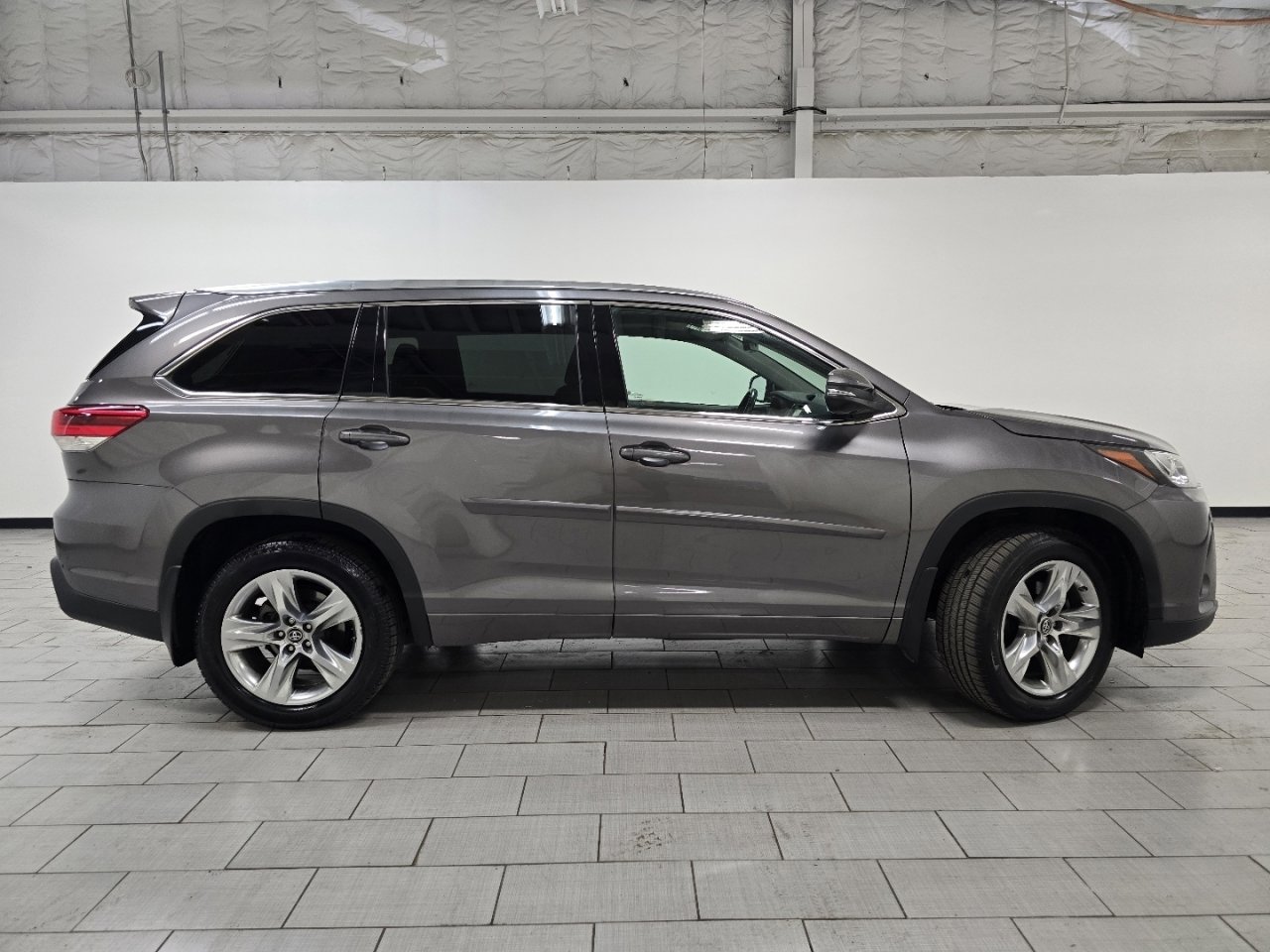 Certified 2019 Toyota Highlander Limited w/ Protection Package #3 image 18