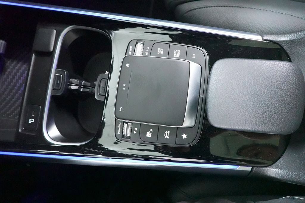 Used 2023 Mercedes-Benz EQB 300 4MATIC w/ Exclusive Package image 16