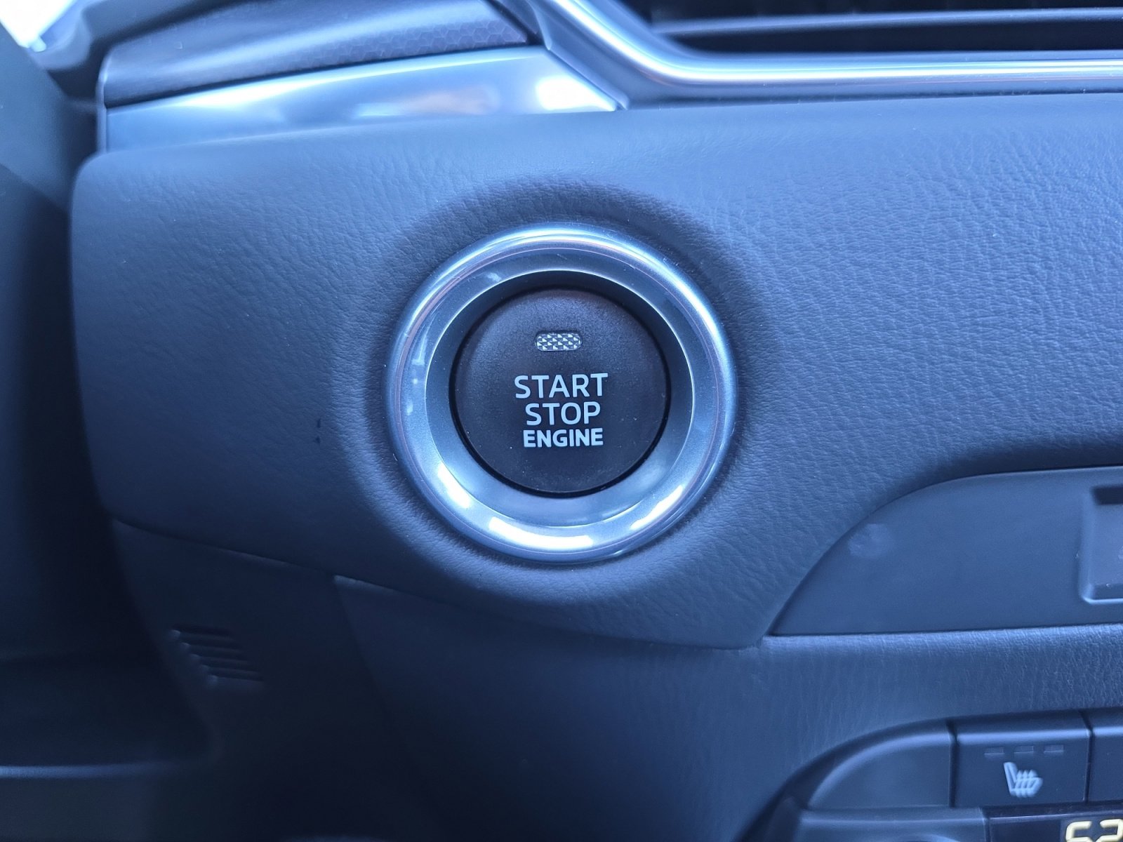 Used 2024 MAZDA CX-5 Carbon Edition image 25