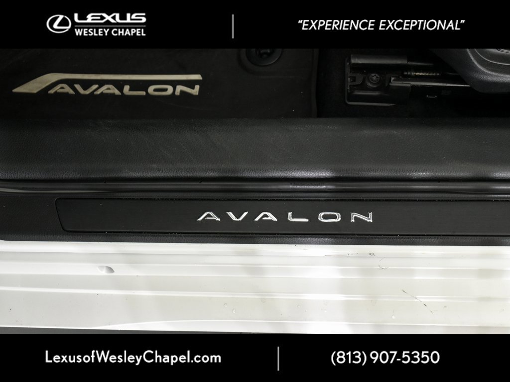 Used 2019 Toyota Avalon XSE image 37