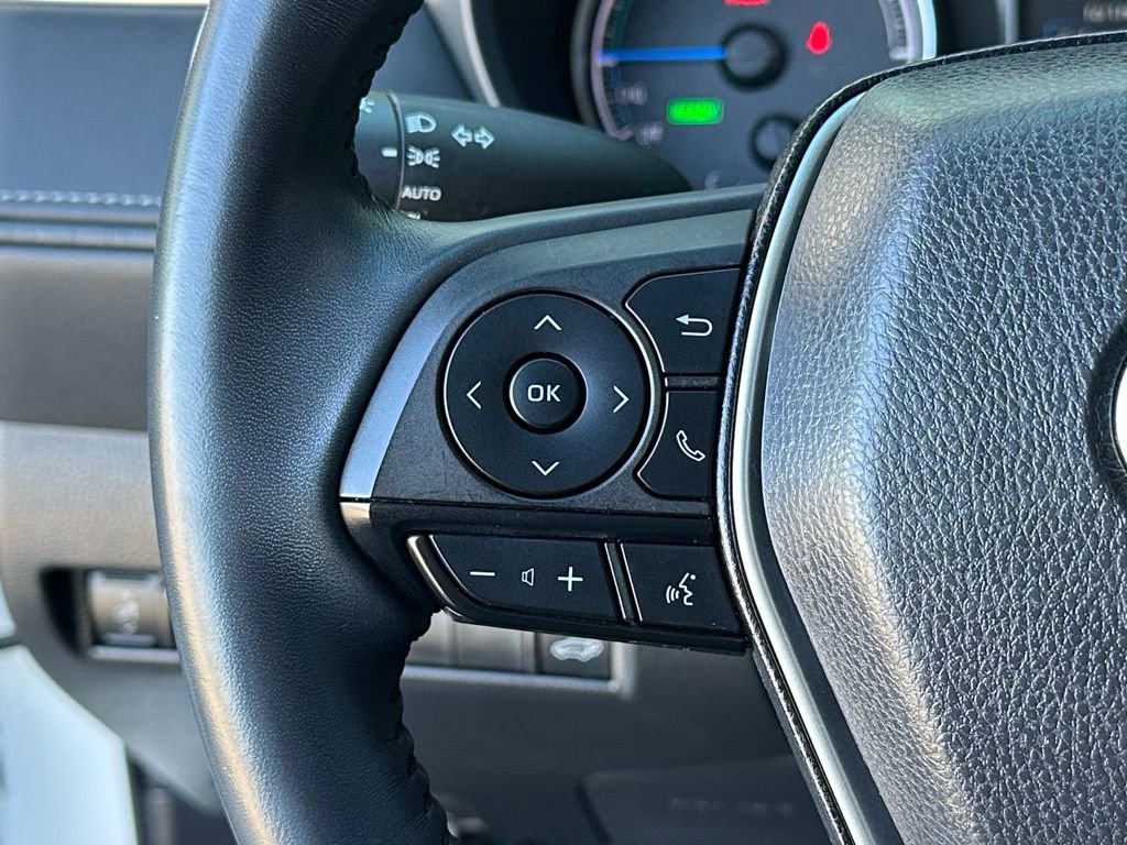 Used 2022 Toyota Venza XLE image 36