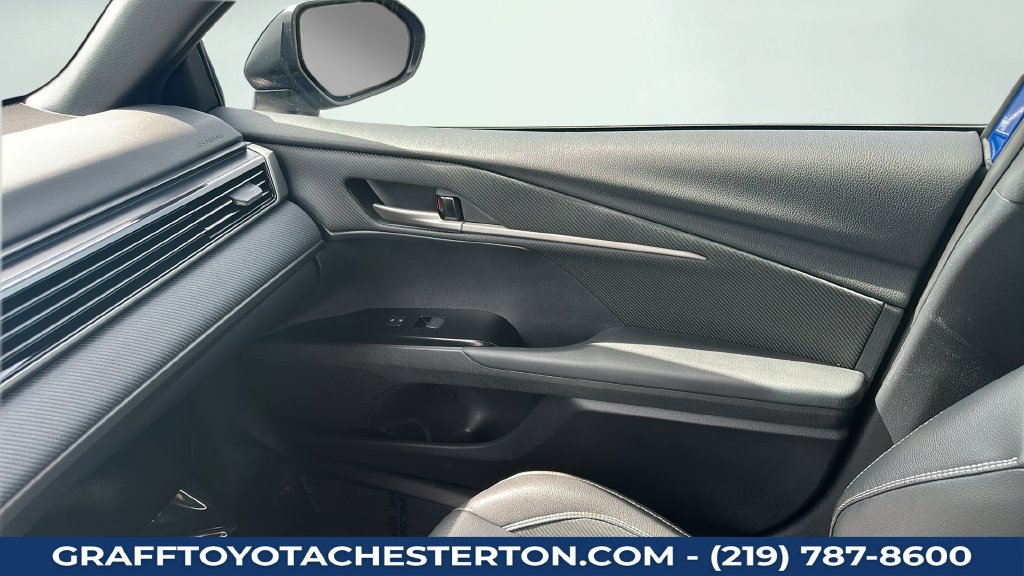 Used 2025 Toyota Camry SE FWD image 13