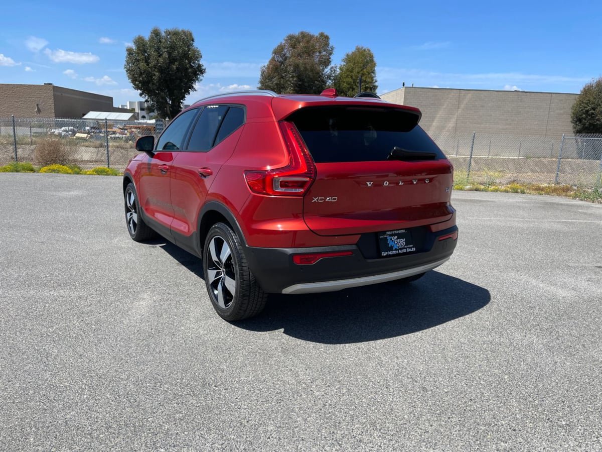 Used 2019 Volvo XC40 T4 Momentum FWD image 7