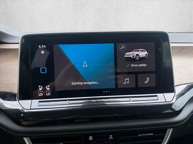 Used 2024 Volkswagen Atlas SE w/ Black Wheel Package FWD image 28