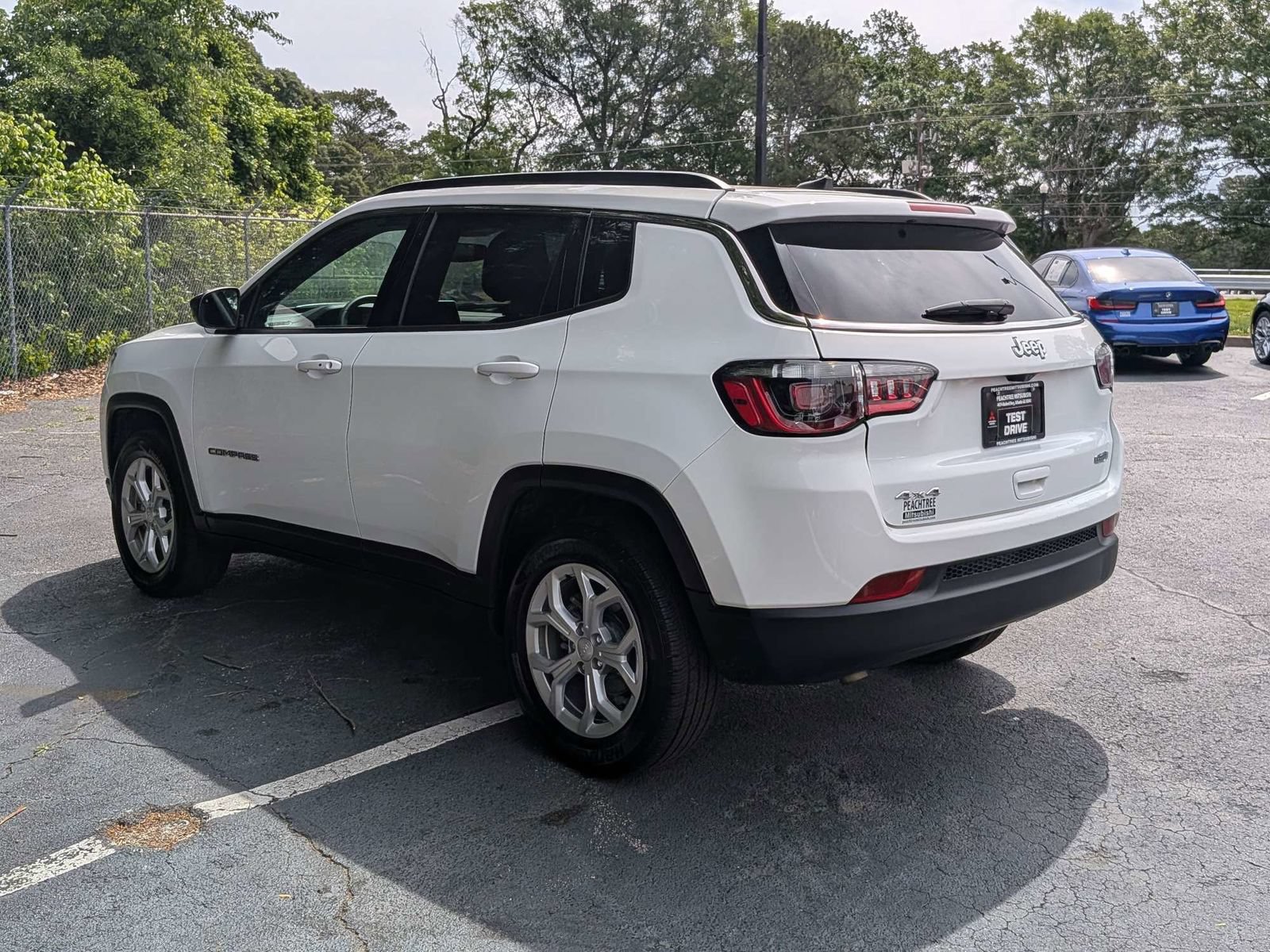 Used 2024 Jeep Compass Latitude AWD/4WD image 7
