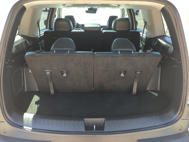 Used 2025 Hyundai Santa Fe Limited AWD/4WD image 24
