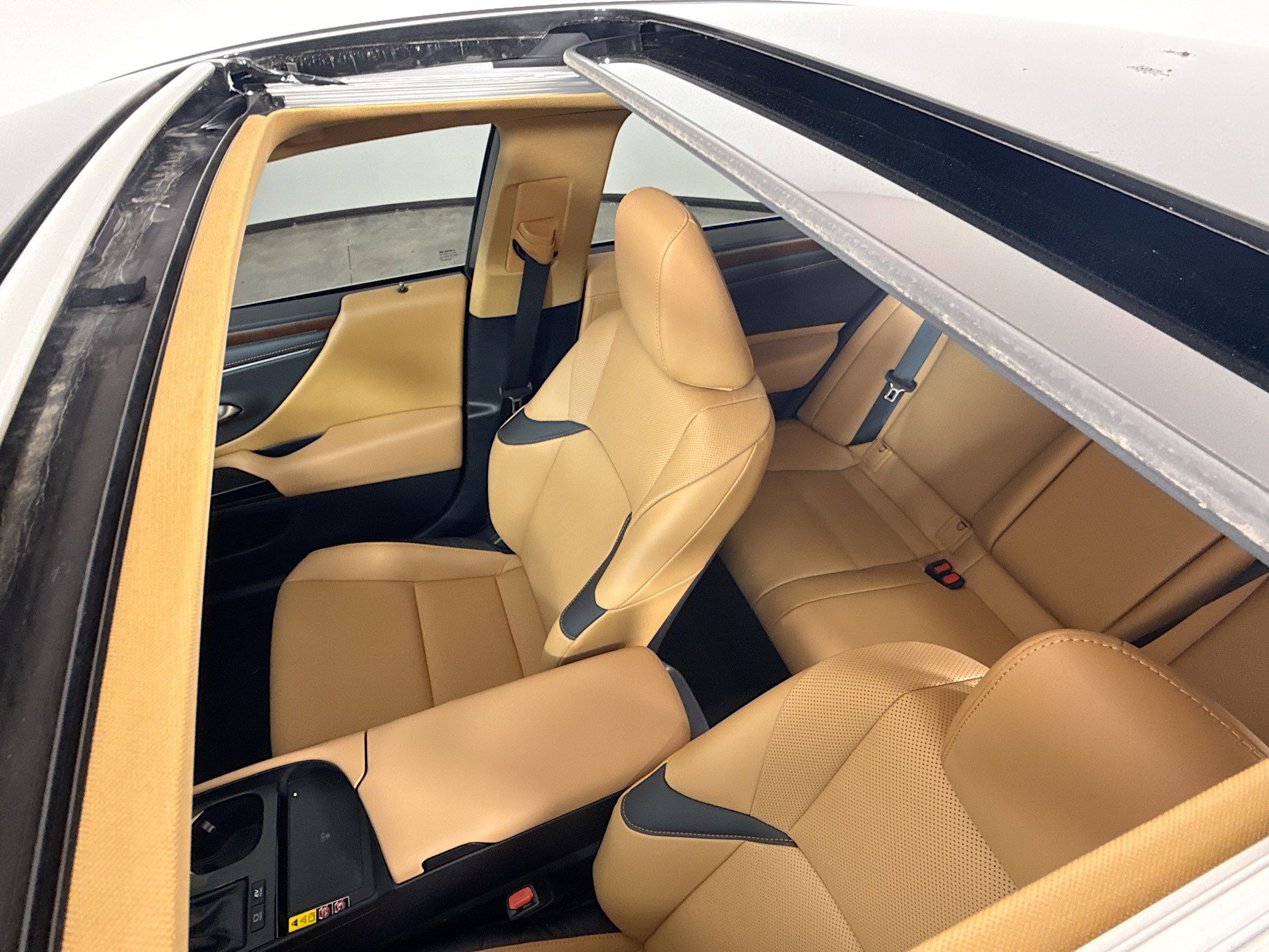 Used 2025 Lexus ES 300h w/ Premium Package image 14