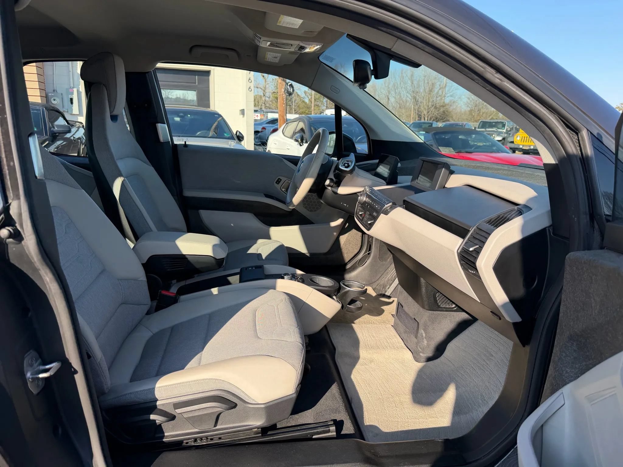 Used 2015 BMW i3 w/ Range Extender RWD image 18