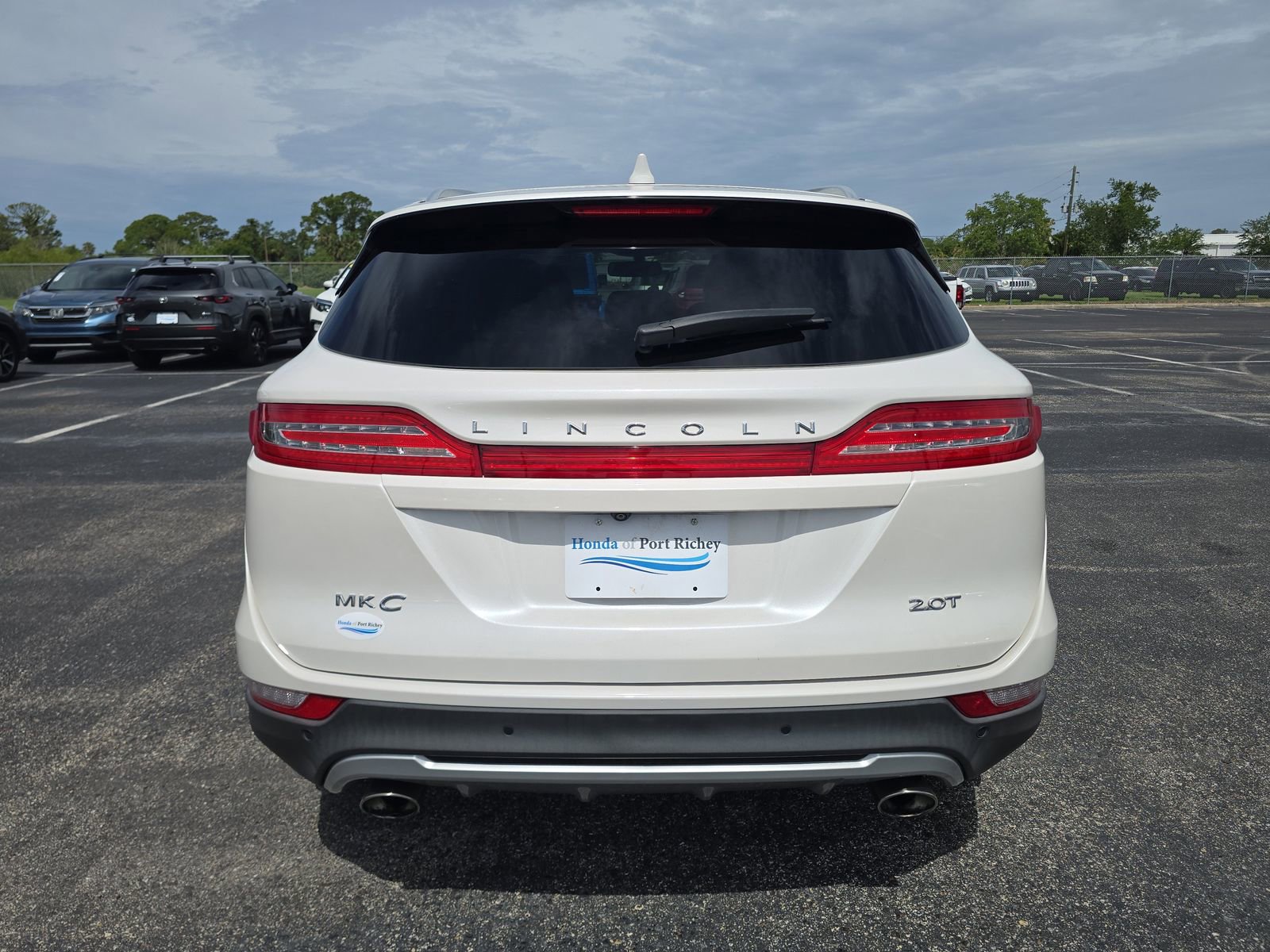 Used 2017 Lincoln MKC Select w/ Select Plus Package FWD image 5