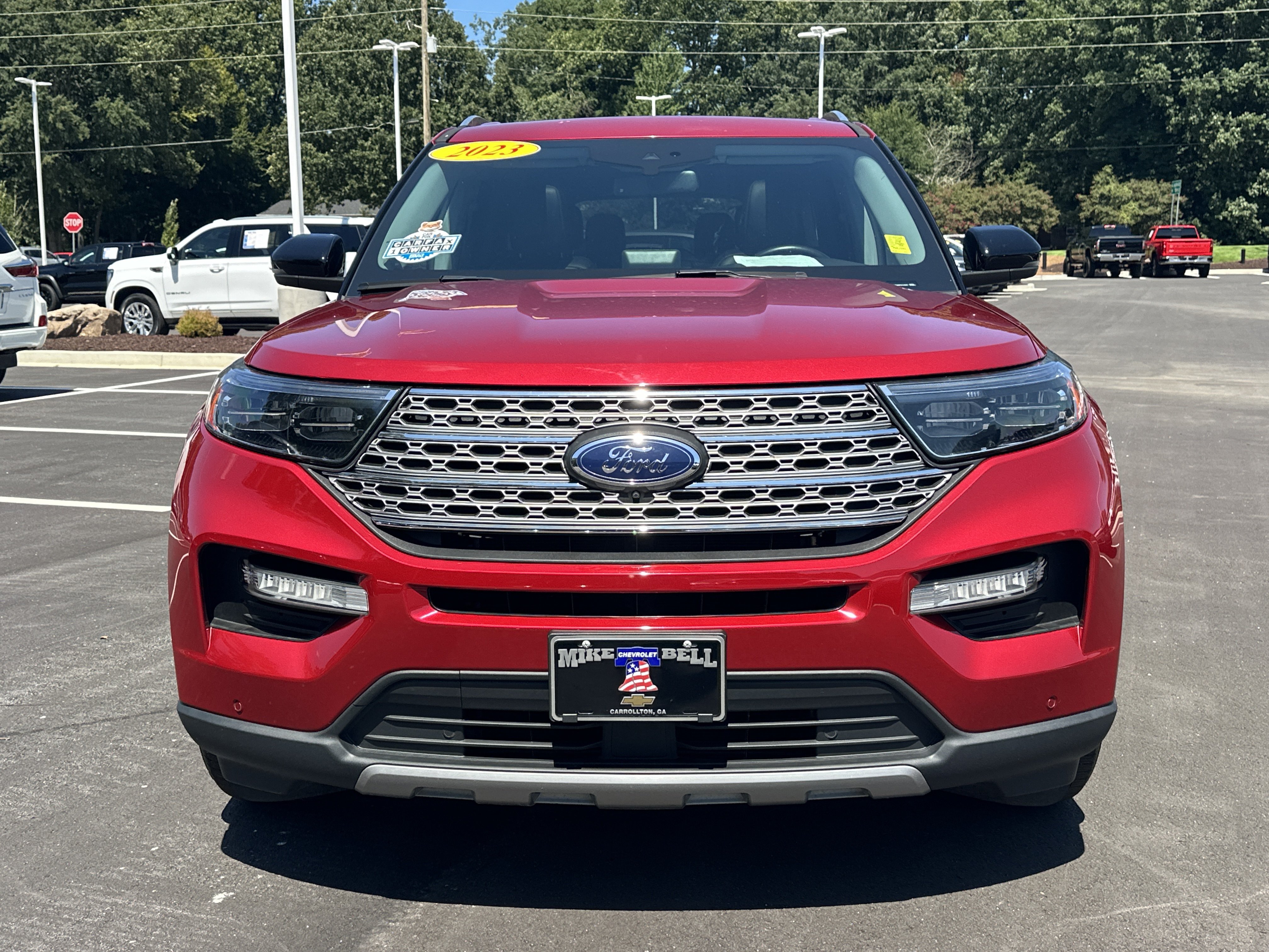 Used 2023 Ford Explorer Limited w/ Limited Technology Package RWD image 3
