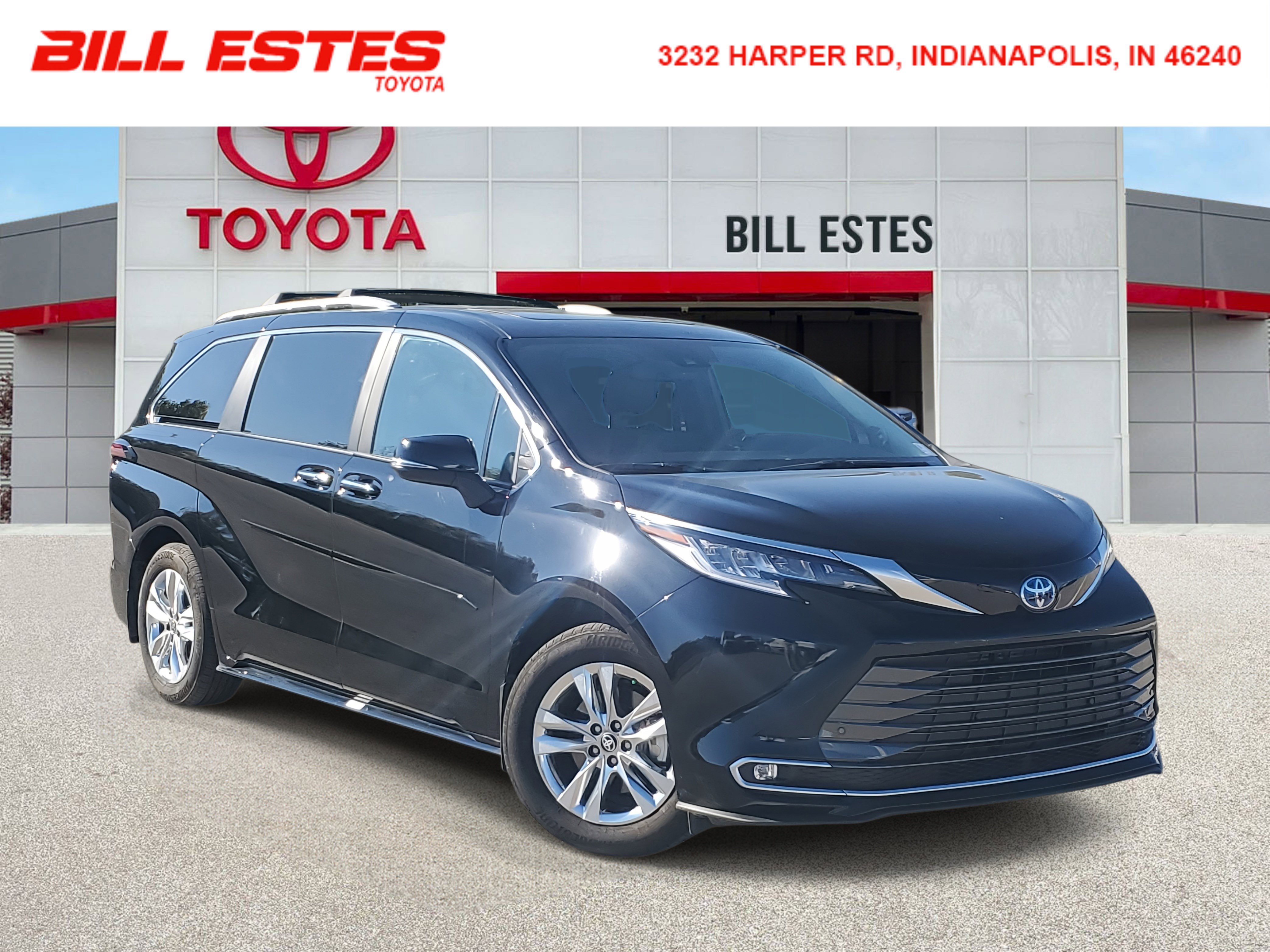 Used 2025 Toyota Sienna Limited image 1