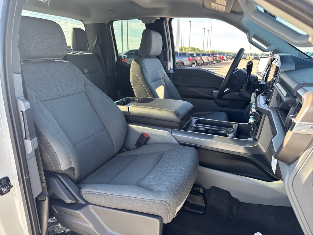 New 2026 Ford F150 XLT w/ XLT Chrome Appearance Package RWD image 11