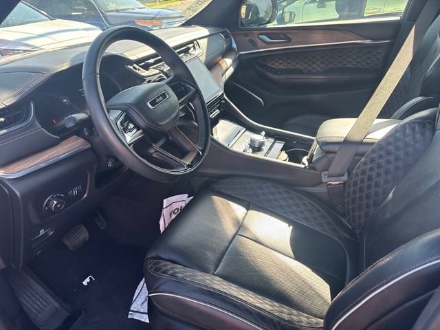 Used 2023 Jeep Grand Cherokee Summit w/ Adv Protech Group IV AWD/4WD image 8