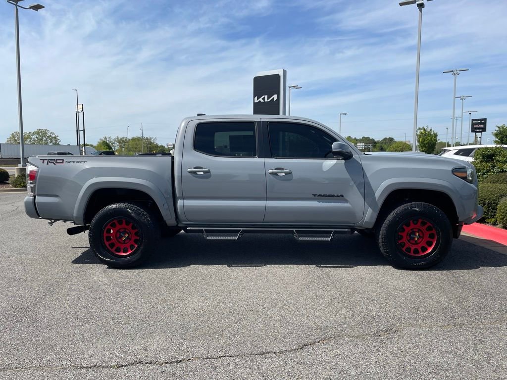 Used 2020 Toyota Tacoma TRD Sport w/ Technology Package image 9