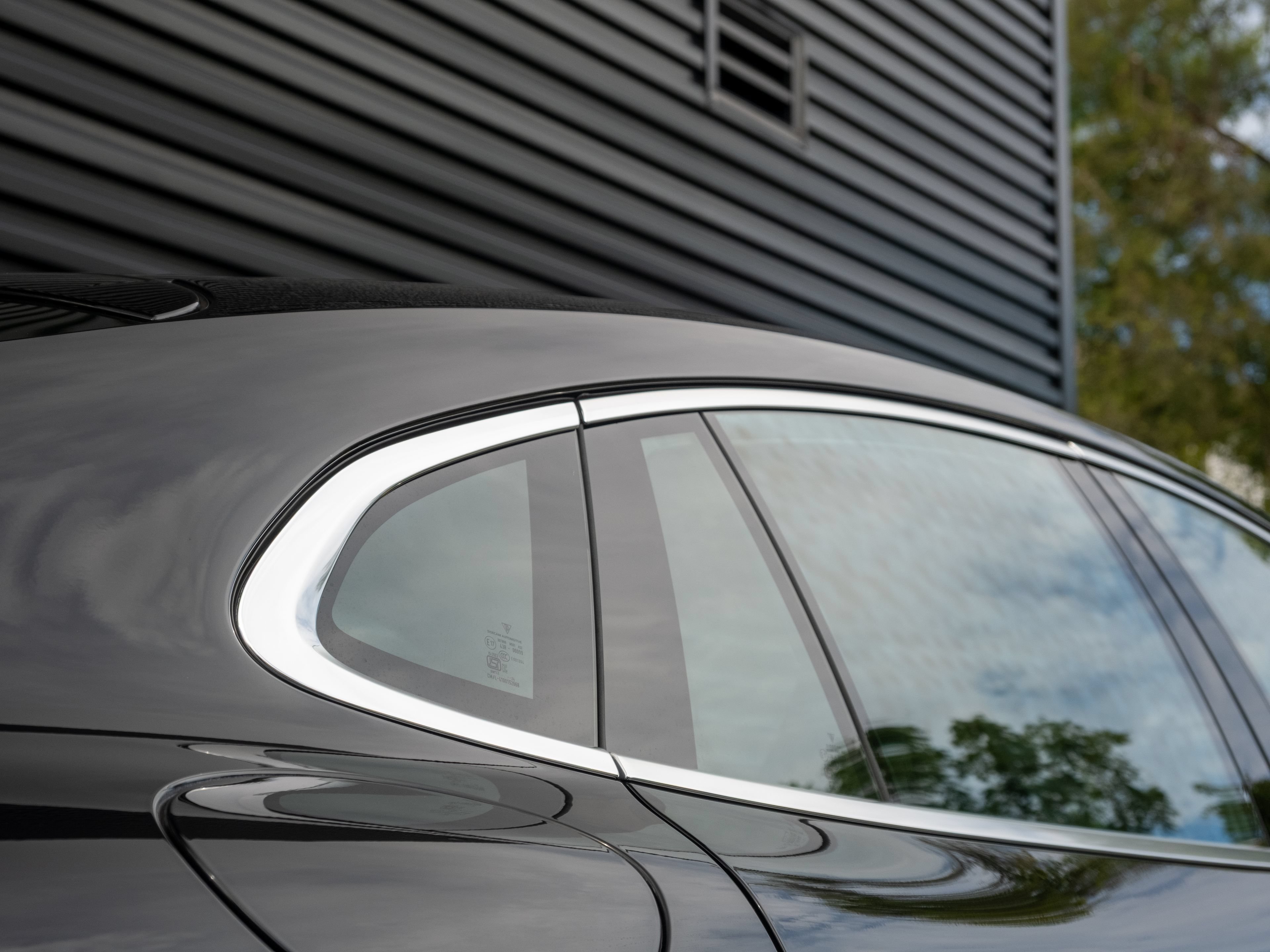 Certified 2025 Porsche Panamera 4 w/ Premium Package AWD/4WD image 19