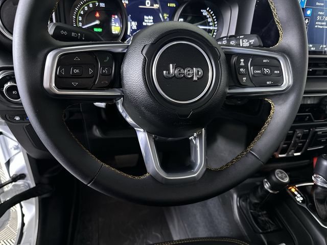 Used 2024 Jeep Wrangler Unlimited Sahara w/ Technology Group AWD/4WD image 11