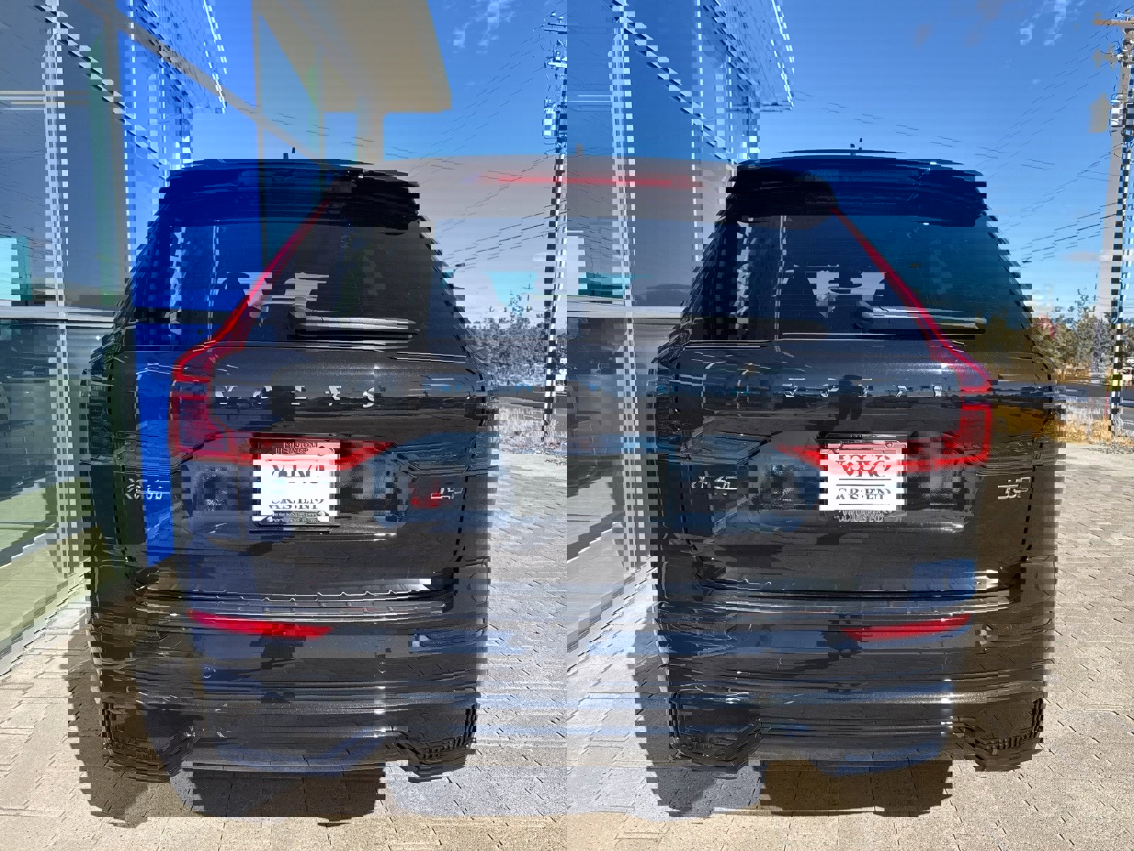 New 2026 Volvo XC60 B5 Ultra w/ Protection Package Premier image 5