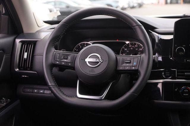 Used 2025 Nissan Pathfinder SL w/ SL Premium Package image 25