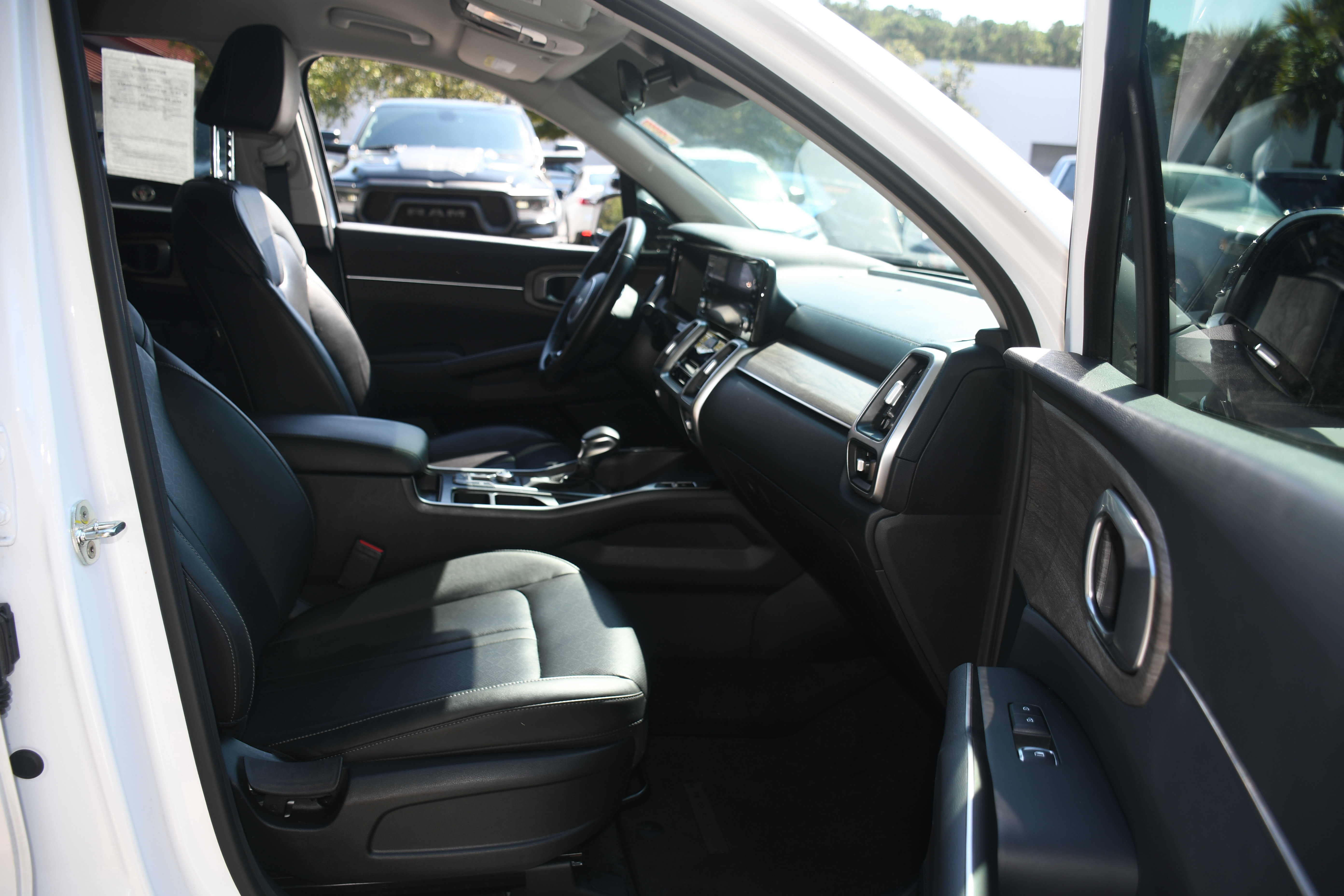 Used 2022 Kia Sorento EX FWD image 20