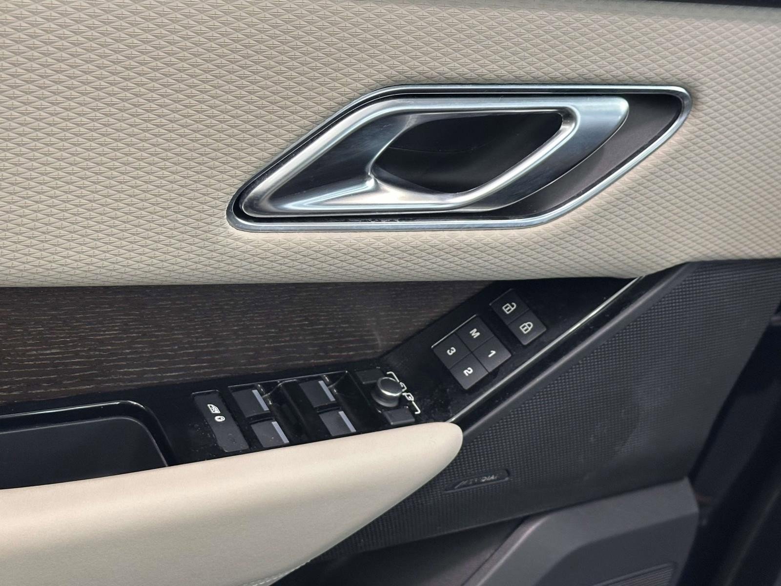 Used 2023 Land Rover Range Rover Velar S AWD/4WD image 12