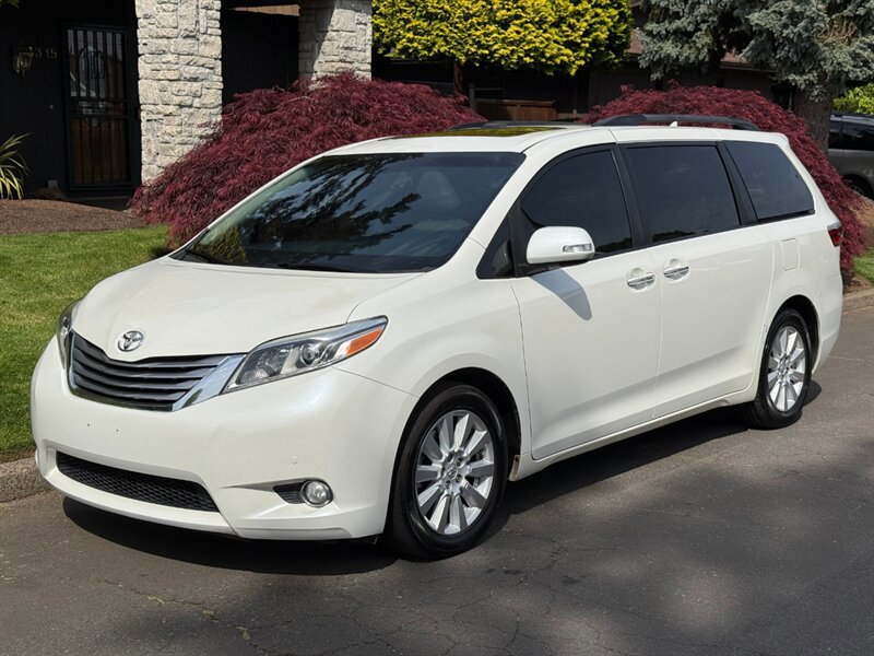 Used 2017 Toyota Sienna Limited FWD image 1