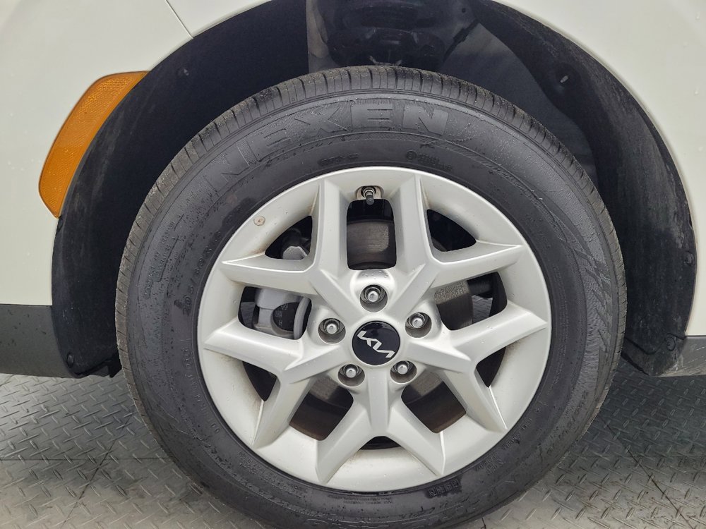 Used 2025 Kia Soul S image 31