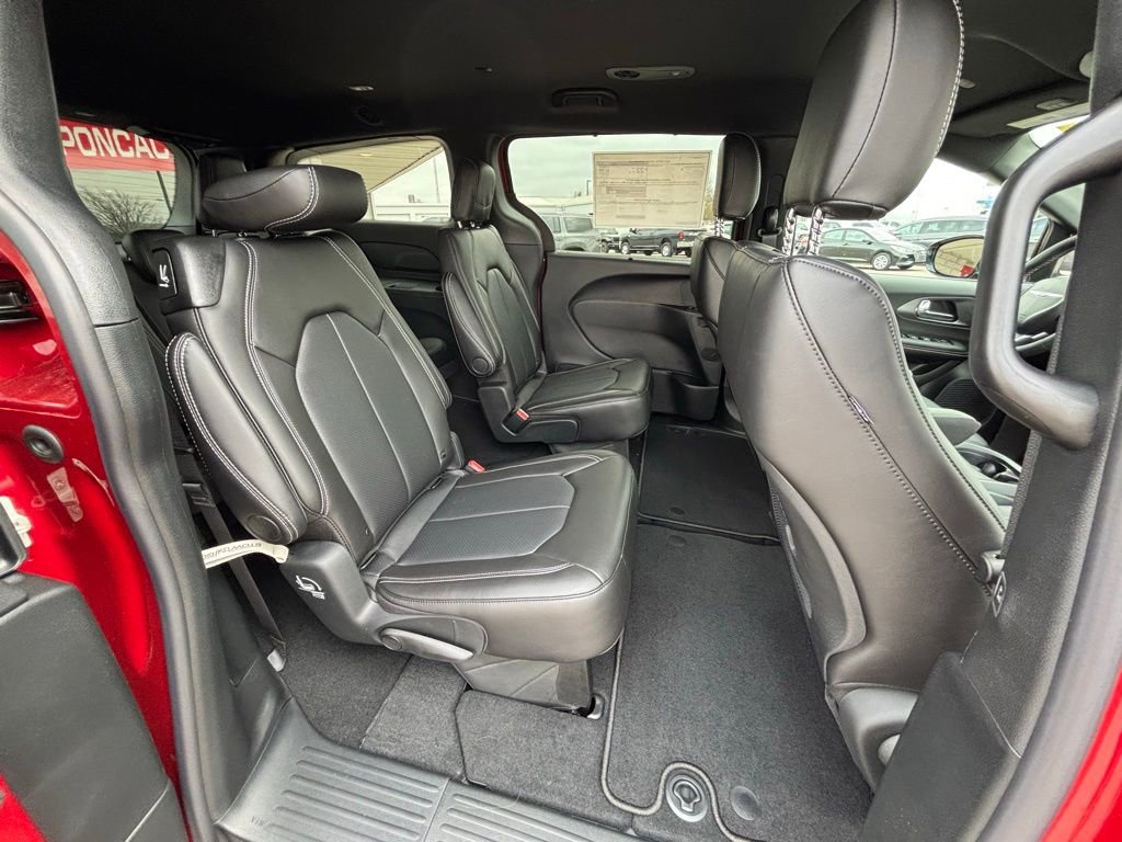 New 2026 Chrysler Pacifica Select FWD image 8